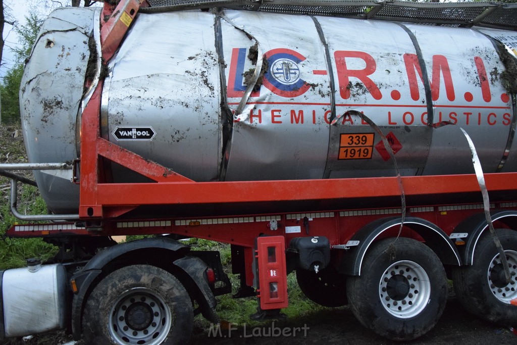 VU Gefahrgut LKW umgestuerzt A 4 Rich Koeln Hoehe AS Gummersbach P535.JPG - Miklos Laubert